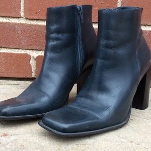 Bakers Blue Leather Ankle Boots Size 6M